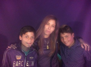 DJ Samuel et DJ Solomon avec notre Farida nationale.